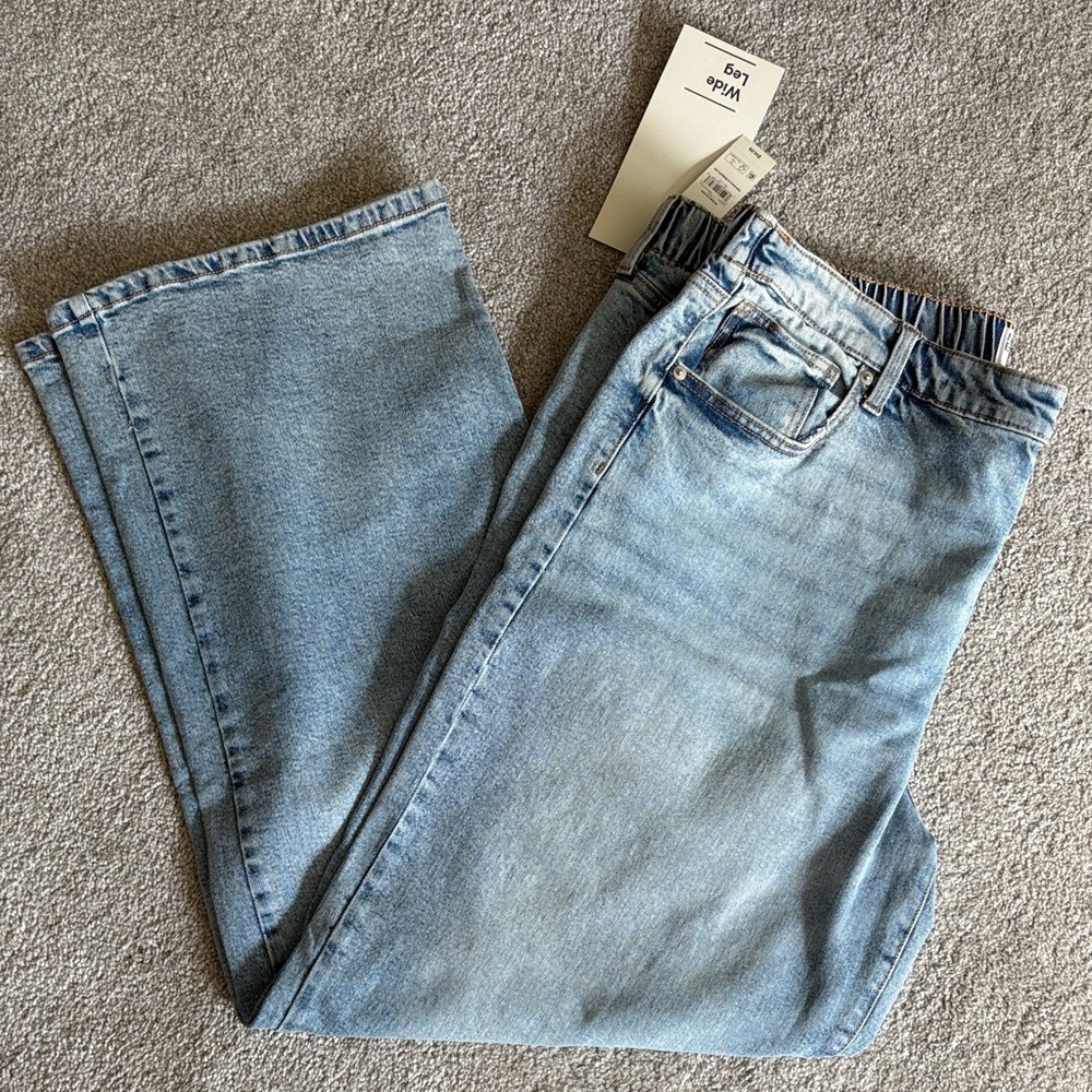 No Boundaries Light Blue Flare & Wide Leg Jeans, size 20.   (85)